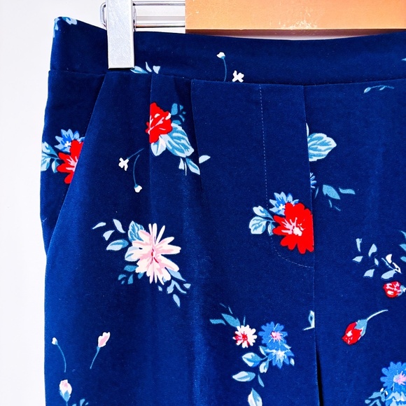 REITMANS Navy floral pants with sides red stripes - Picture 7 of 9